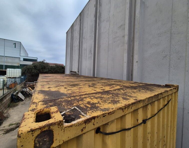 - SHIPPING CONTAINER